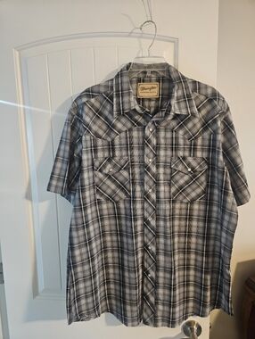 Wrangler Men’s Black and Gray Plaid Short-Sleeve Button-Down Shirt Size XL